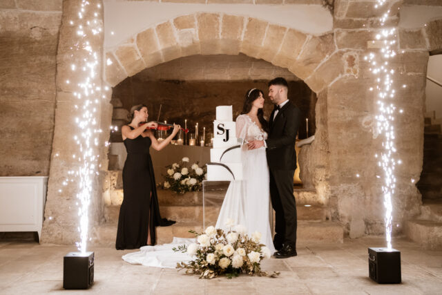 taglio-torta-violino-matrimonio-lecce